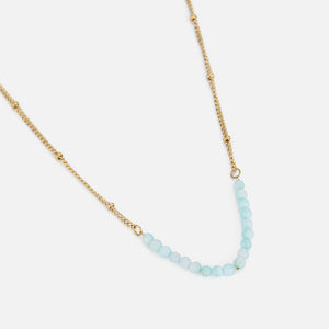 Ketting fijne blauwe kralen goud