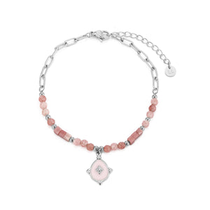 Armband roze kralen met bedeltje zilver