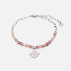 Armband roze kralen met bedeltje zilver