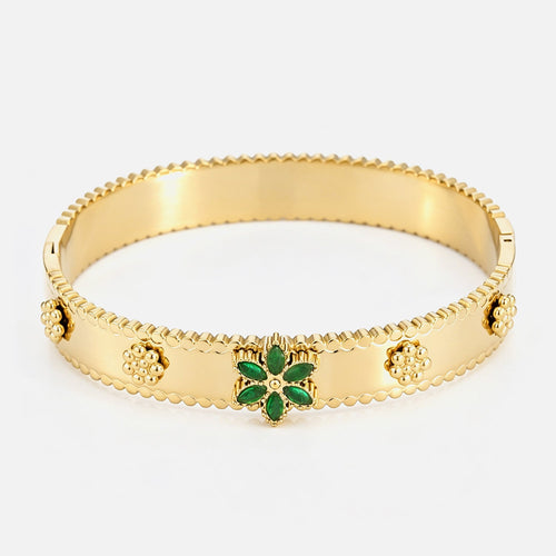 Bangle bloem met groene steentjes