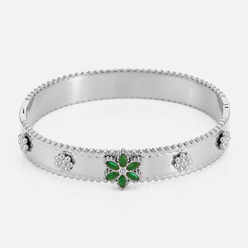 Bangle bloem met groene steentjes