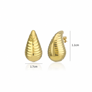 Lux 11 mm teardrop stud earrings