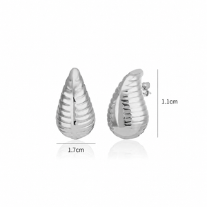 Lux 11 mm teardrop stud earrings