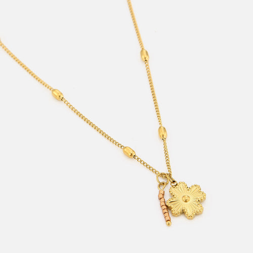Middellange ketting klavertjevier