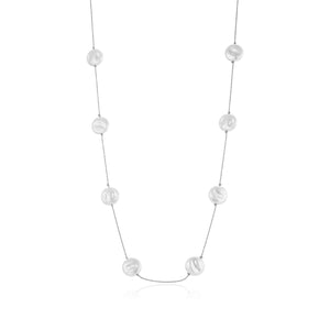 Long necklace with flat pearls