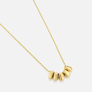 Mid-length necklace with five charms - Goud