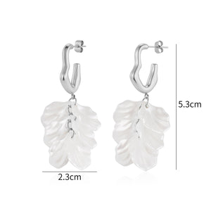 Oorbellen flora wave zilver/wit