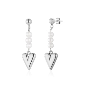 Oorstekers hangend hart parels zilver