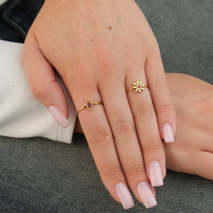 Ring bloem met steentje goud
