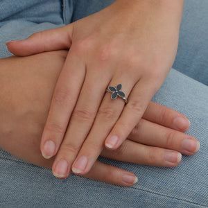 Ring gekleurde bloem zilver