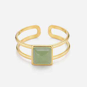 Ring vierkante groene steen goud