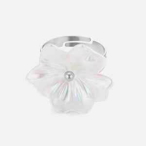Ring white flower