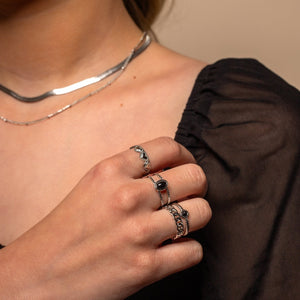 Ring zwarte steen