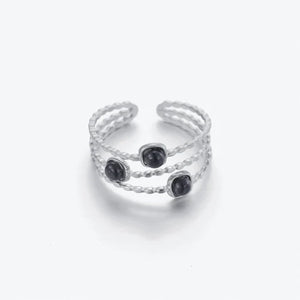 Ring three gems black zilver